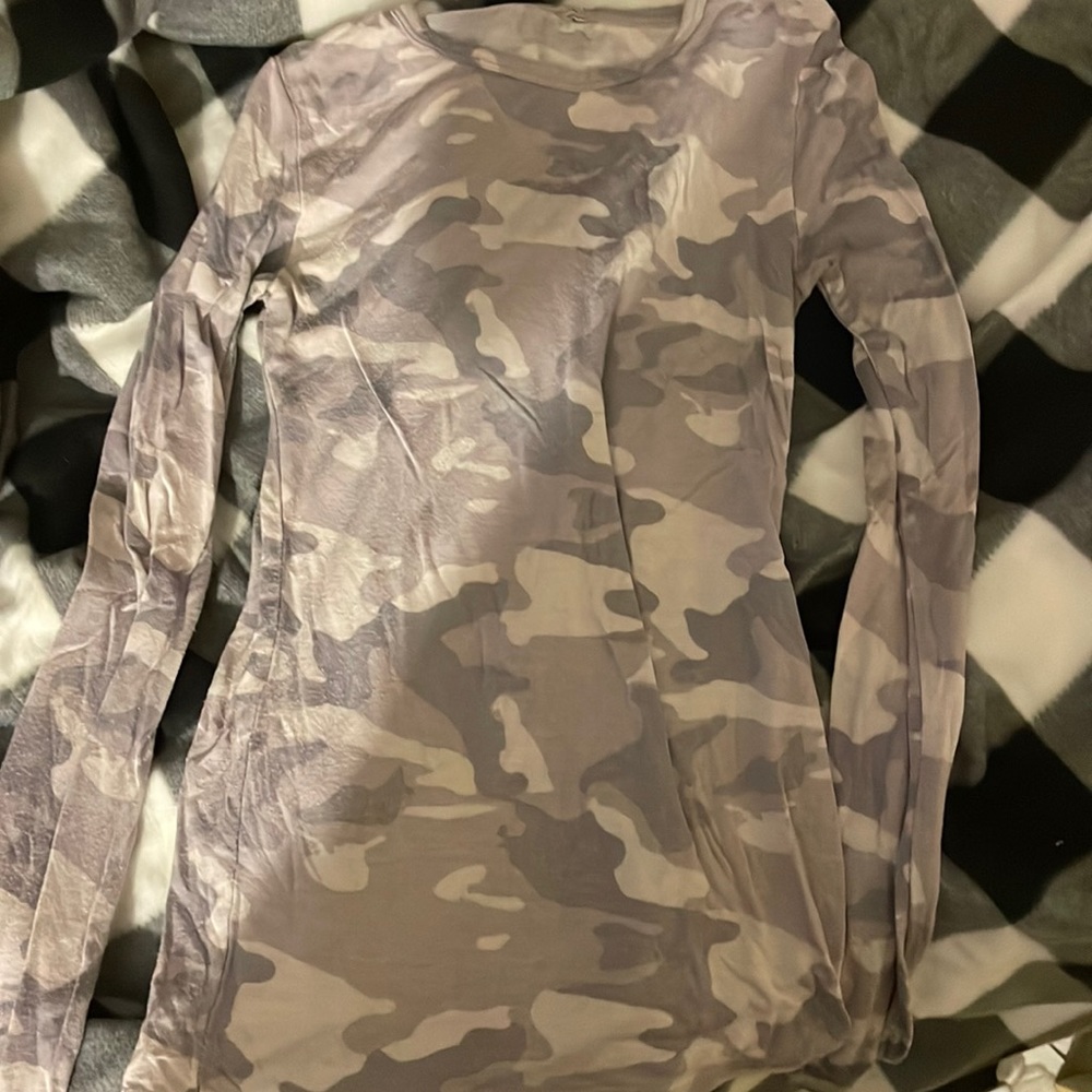 American eagle seriously soft long sleeve